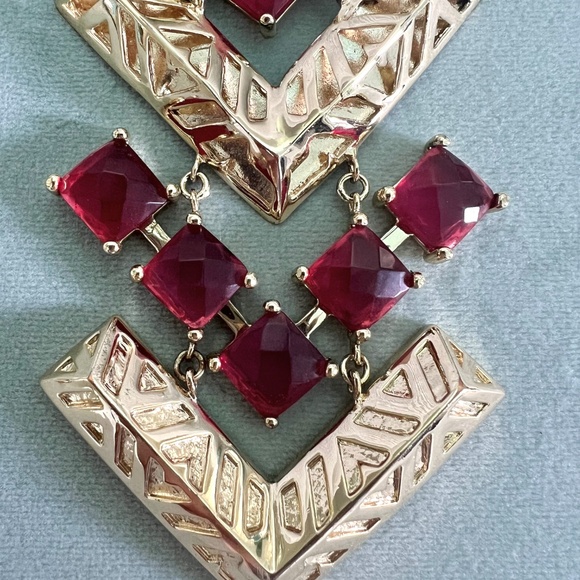 Multiple Pieces of Kendra Scott Jewelry - Picture 9 of 16